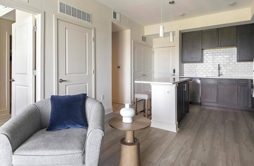 Palmetto Apartment | Landing | Spectacular 1BD, Yoga Studio, Gym