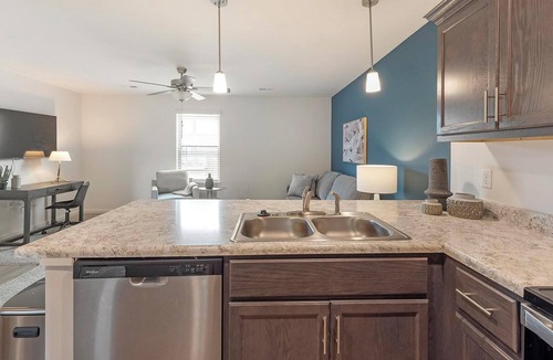 Lyman Apartment | Landing | Spectacular 1BD, Gym, Pool