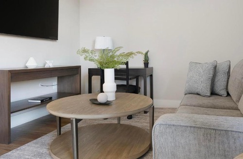 Oakwood Apartment | Landing Spectacular 1BD Gym Clubhouse