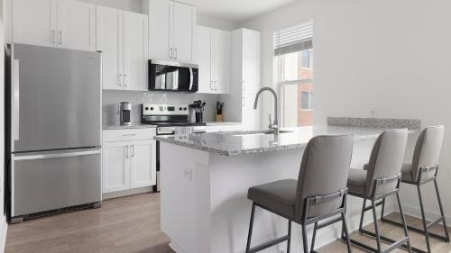Rome Apartment | Landing Spectacular 1BD Gym Clubhouse