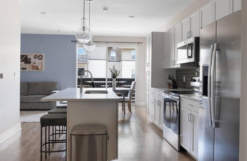 Oakwood Apartment | Landing | Spectacular 1BD, Pool, Clubhouse
