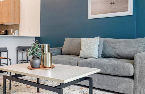 Florida Center Apartment | Landing | Spectacular 1BD, Gym, Yoga Studio