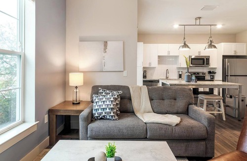 Florida Center Apartment | Landing | Spectacular 1BD, Gym, Game Room