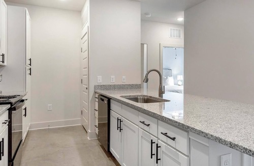 Charlotte Apartment | Landing | Spectacular 2BD, Gym, Clubhouse