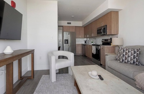 Hialeah Apartment | Landing | Spectacular 2BD, Gym