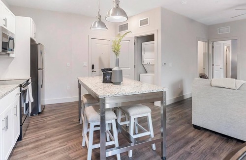 Florida Center Apartment | Landing | Spectacular 2BD, Game Room, Gym