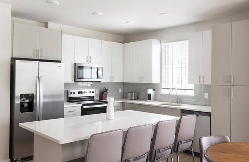 Wimauma Apartment | Landing | Spectacular 2BD, Clubhouse, Gym