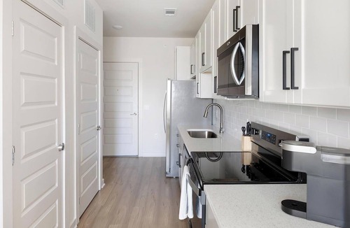 Downtown Knoxville Apartment | Landing | Spectacular Studio, Game Room, Gym