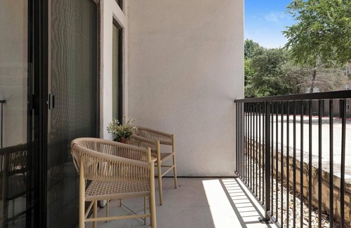 Stockbridge Apartment | Landing | Spectacular 3BD, Clubhouse, Gym