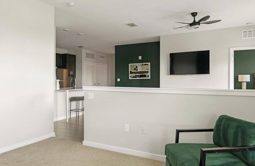 Sun City Center Apartment | Landing | Stunning 1BD, Gym