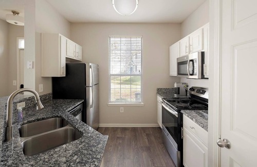 Murfreesboro Apartment | Landing | Stunning 1BD, Gym, Clubhouse