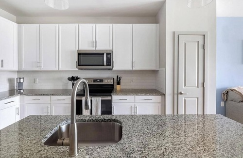 Murfreesboro Apartment | Landing | Stunning 1BD, Yoga Studio, Clubhouse