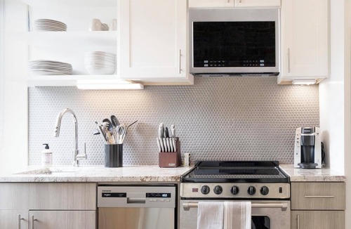 Candler Apartment | Landing | Stunning 1BD, Pool, Clubhouse