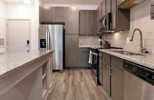 Summerville Apartment | Landing | Stunning 1BD, Gym, Yoga Studio