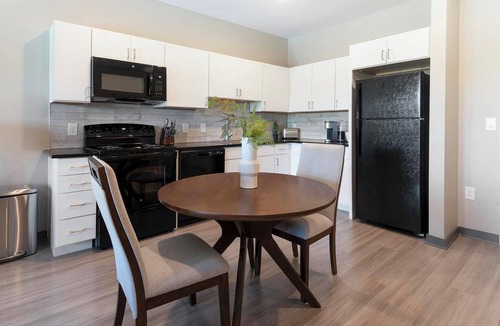 Pinch District Apartment | Landing | Stunning 1BD, Rooftop Lounge, Gym