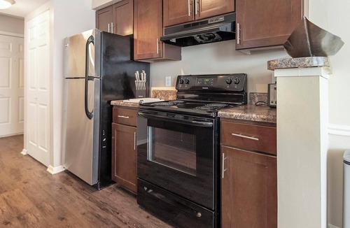 Germantown Apartment | Landing | Stunning 1BD, Tennis Court, Gym