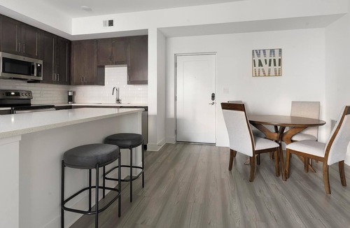 Fort Myers River District Apartment | Landing | Stunning 1BD, Yoga Studio