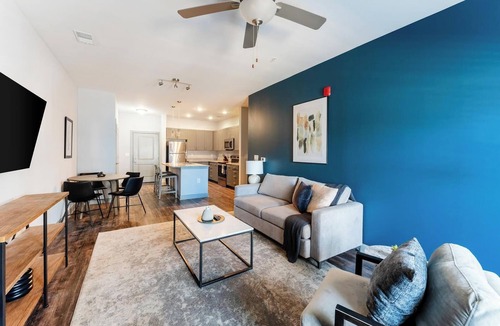 Socastee Apartment | Landing | Stunning 2BD, Gym, Pool