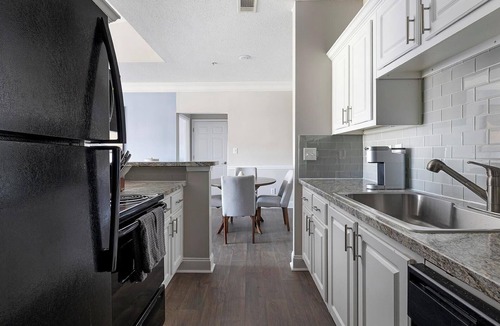 McDonough Apartment | Landing | Stunning 2BD, Yoga Studio, Gym