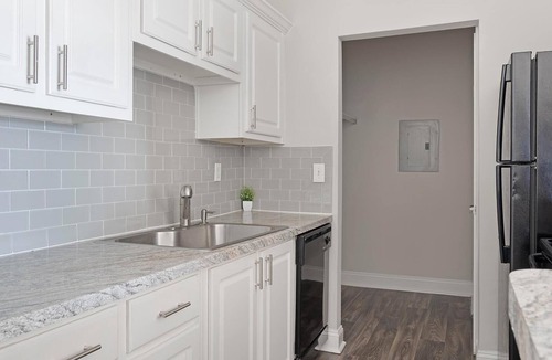 McDonough Apartment | Landing | Stunning 2BD, Gym, Tennis Court