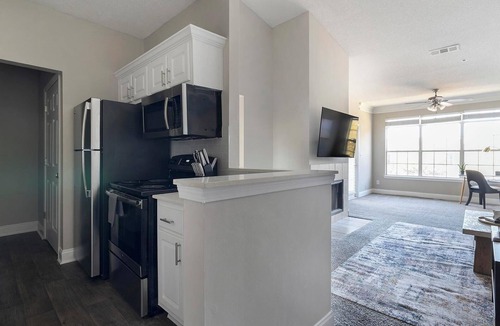 McDonough Apartment | Landing | Stunning 2BD, Pool, Gym