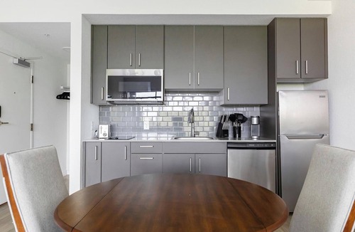 Golden Gate Apartment | Landing | Stunning Studio, Clubhouse, Courtyard