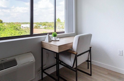 Golden Gate Apartment | Landing | Stunning Studio, Clubhouse, Courtyard