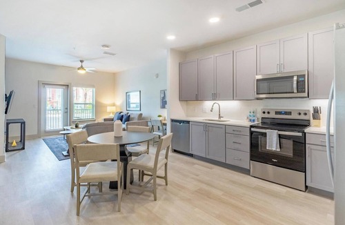 Santa Rosa Beach Apartment | Landing | Stylish 1BD, Gym, Yoga Studio