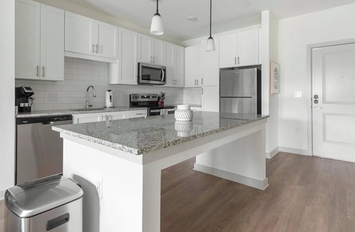 Jacksonville Apartment | Landing | Stylish 1BD, Clubhouse, Gym