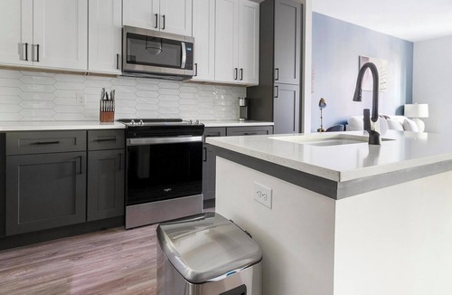 Southbank Apartment | Landing | Stylish 1BD, Rooftop Lounge, Yoga Studio