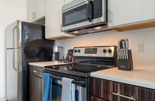 Fairvilla Apartment | Landing | Stylish 1BD, Clubhouse, Gym