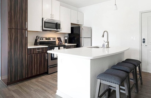 Fairvilla Apartment | Landing | Stylish 1BD, Gym, Clubhouse