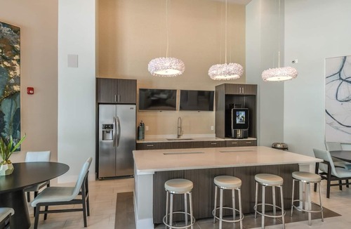 Fairvilla Apartment | Landing | Stylish 1BD, Gym, Clubhouse