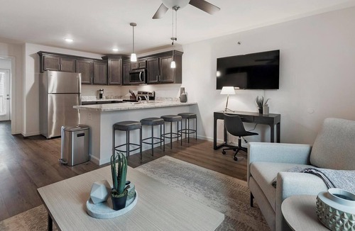 Lyman Apartment | Landing | Stylish 1BD, Gym, Clubhouse