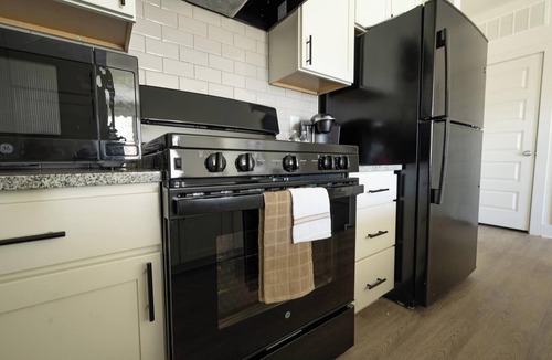 Charlotte Apartment | Landing | Stylish 2BD, Clubhouse, Gym