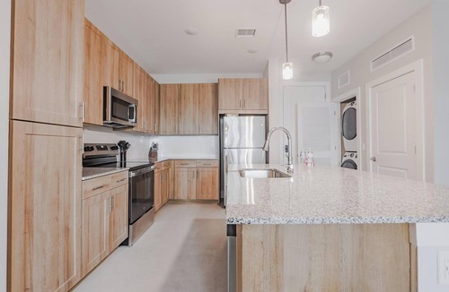 Interchange Square Apartment | Landing | Stylish 2BD, Clubhouse, Gym