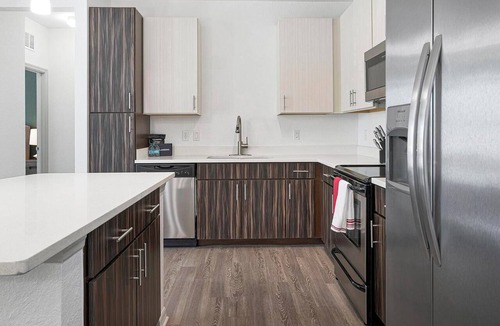 Fairvilla Apartment | Landing | Stylish 2BD, Gym, Clubhouse
