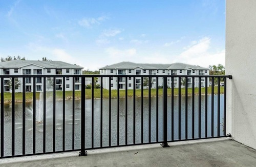Eastwood Village Apartment | Landing | Stylish 2BD, Yoga Studio, Clubhouse