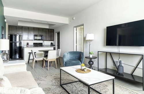Eastwood Village Apartment | Landing | Stylish 2BD, Gym, Clubhouse