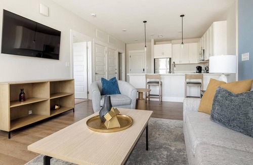 Hickory Apartment | Landing | Stylish 2BD, Yoga Studio, Gym