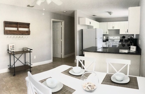 East Ocean Ave House | Lantana Beach Escape - 3/2 - close to everything