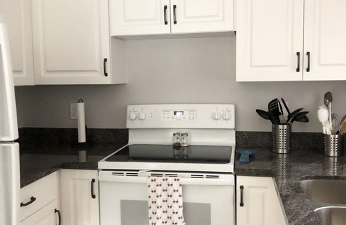 East Ocean Ave House | Lantana Beach Escape - 3/2 - close to everything