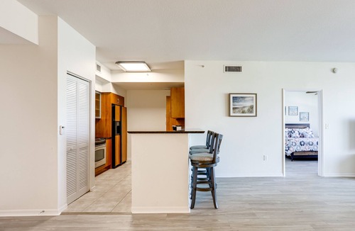East Ocean Ave Condo | Lantana Condo w/Balcony: 11 Mi to Palm Beach!