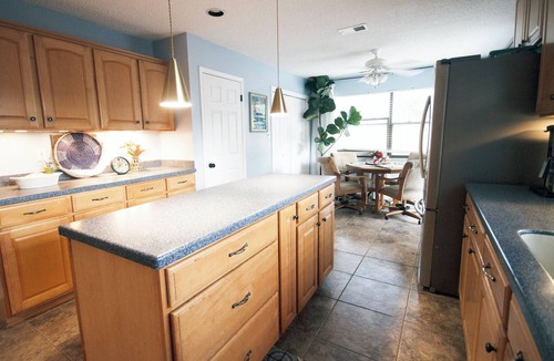 St. Johns Bluff House | Lapin House - Charming & fun with pool & pool table