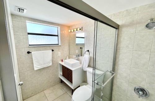South Beach Apartment | Large 1 bedroom apartment with free private parking