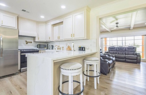 Cane Savannah House | Large 2 bedroom on 4 Acres!