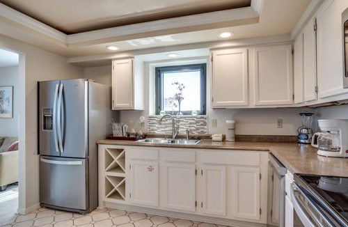 Destin Condo | Large 3BD 2BA Walk to the Beach!
