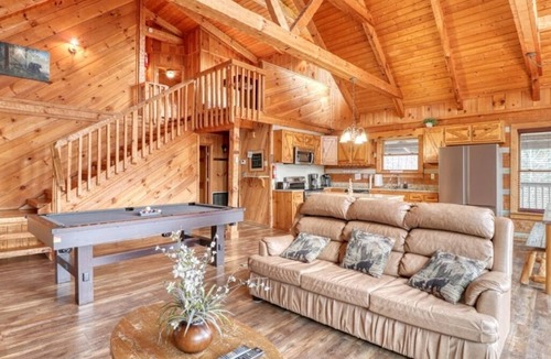 Sevierville Cabin | Large 5 bedroom, 4.5 bath that sleeps 22 with easy access to Pigeon Forge