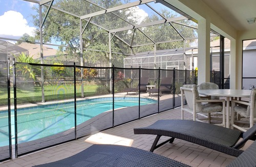 Windsor Hills House | large 6/4 home, free pool heat, 3 miles to Disney