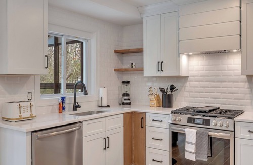 Ocean View House | Large 6BR Shore Retreat w/Pool, Big Yard – Near Ocean City & Sea Isle Beaches